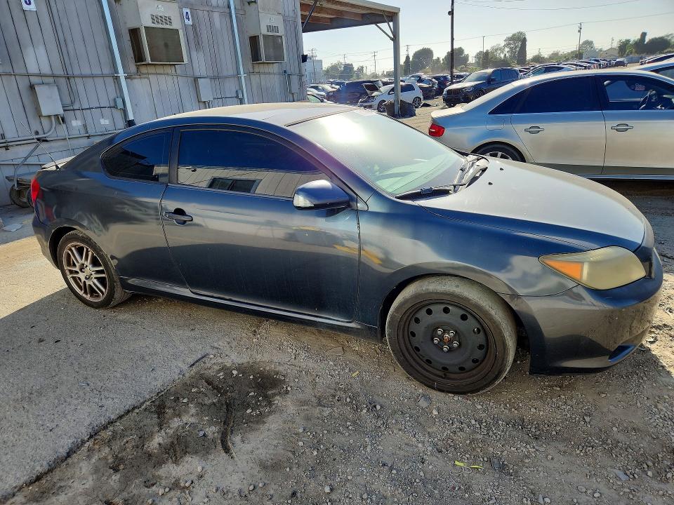Zdjęcie 4 z aukcji – 2006 SCION TC z VIN JTKDE167160108092