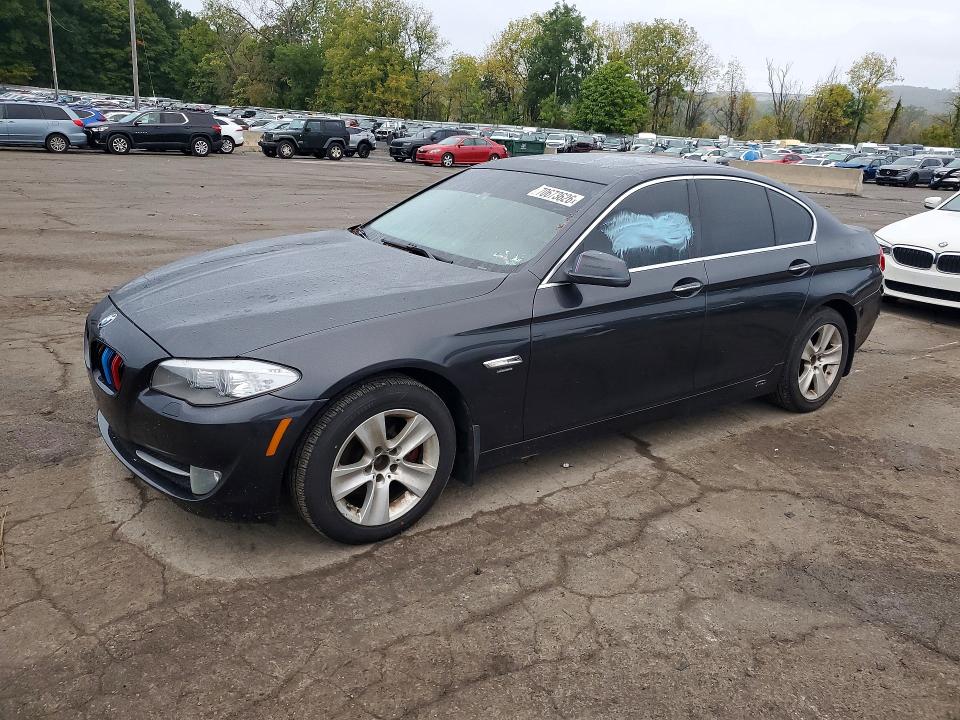 BMW 528 2013 with VIN WBAXH5C55DDW13061 - Photo from auction