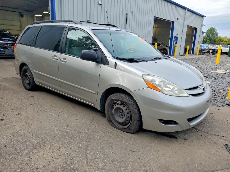 Photo 4 from auction – 2009 TOYOTA SIENNA with VIN 5TDZK23C19S276197
