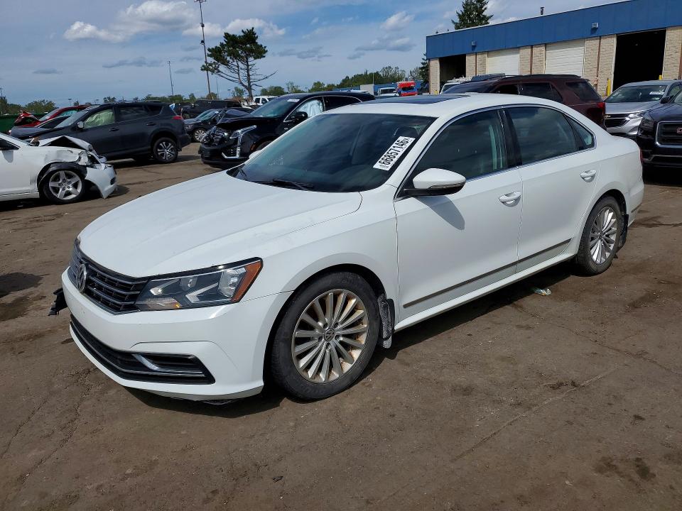 VOLKSWAGEN PASSAT 2016 с VIN 1VWBT7A35GC022910 - Снимка от търг