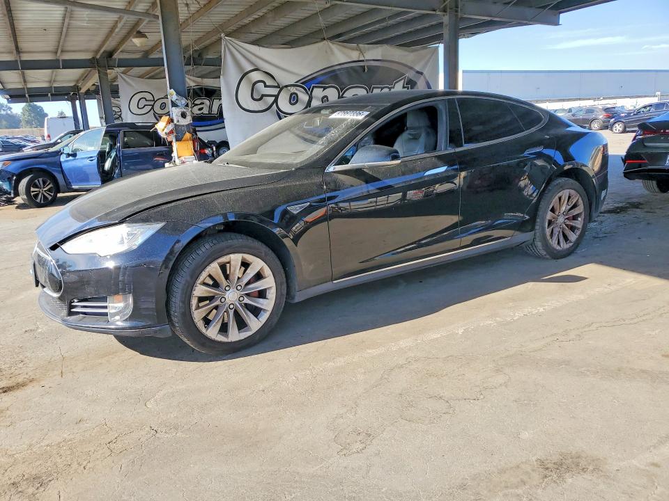 TESLA MODEL S 2015 с VIN 5YJSA1E47FF117463 - Фото с аукциона
