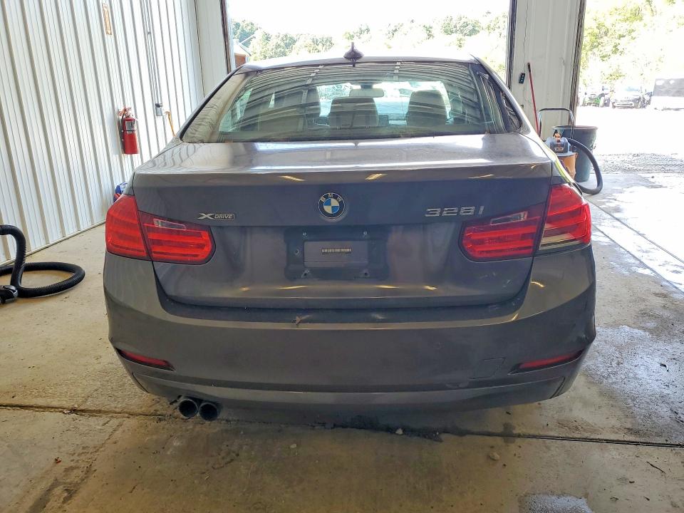Zdjęcie 6 z aukcji – 2015 BMW 328 z VIN WBA3B5G53FNS11692