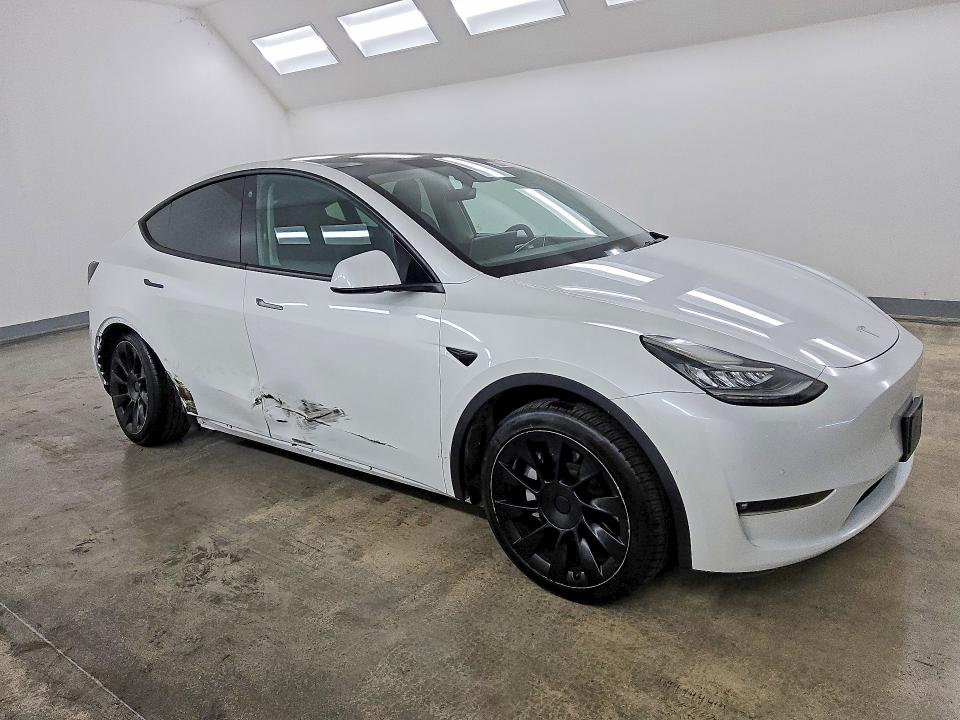 Photo 4 from auction – 2022 TESLA MODEL Y with VIN 7SAYGDEE9NF481355