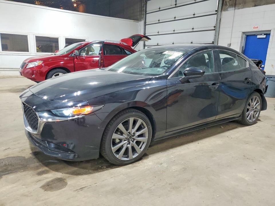 MAZDA 3 2024 مع رقم تعريف المركبة 3MZBPACM4RM415726 - صورة من المزاد