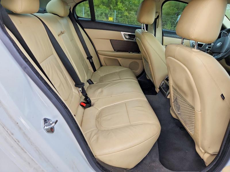 Zdjęcie 10 z aukcji – 2013 JAGUAR XF z VIN SAJWJ0EF1D8S87443