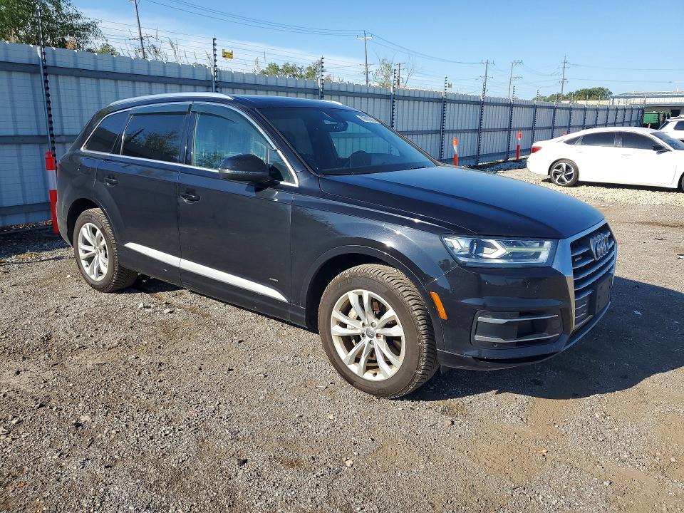 Photo 4 from auction – 2017 AUDI Q7 with VIN WA1AHAF74HD043911