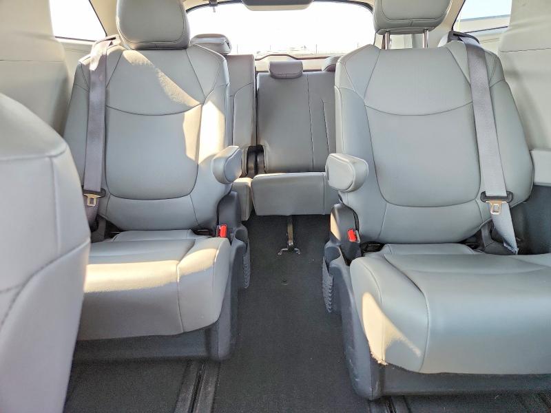 Photo 10 from auction – 2023 TOYOTA SIENNA with VIN 5TDYRKEC7PS158057