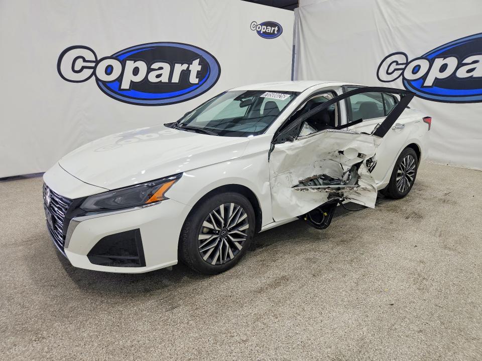 NISSAN ALTIMA 2025 with VIN 1N4BL4DV9SN353877 - Photo from auction