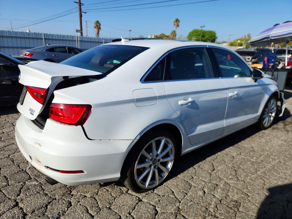 صورة رقم 3 من المزاد - 2015 AUDI A3 مع VIN WAUBFGFF4F1005200