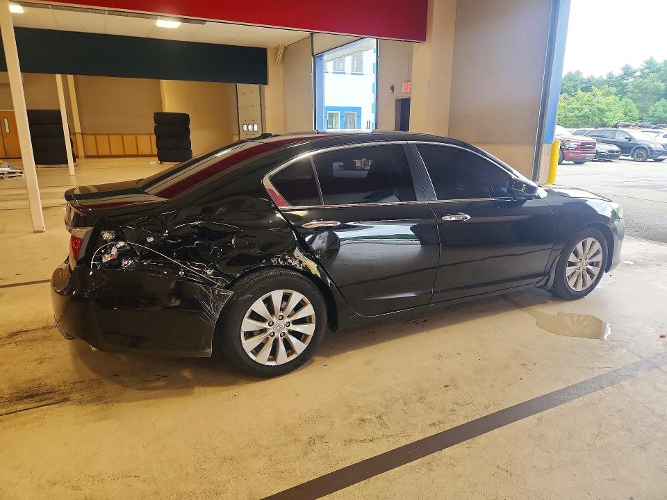 Photo 3 from auction – 2014 HONDA ACCORD with VIN 1HGCR2F80EA002684