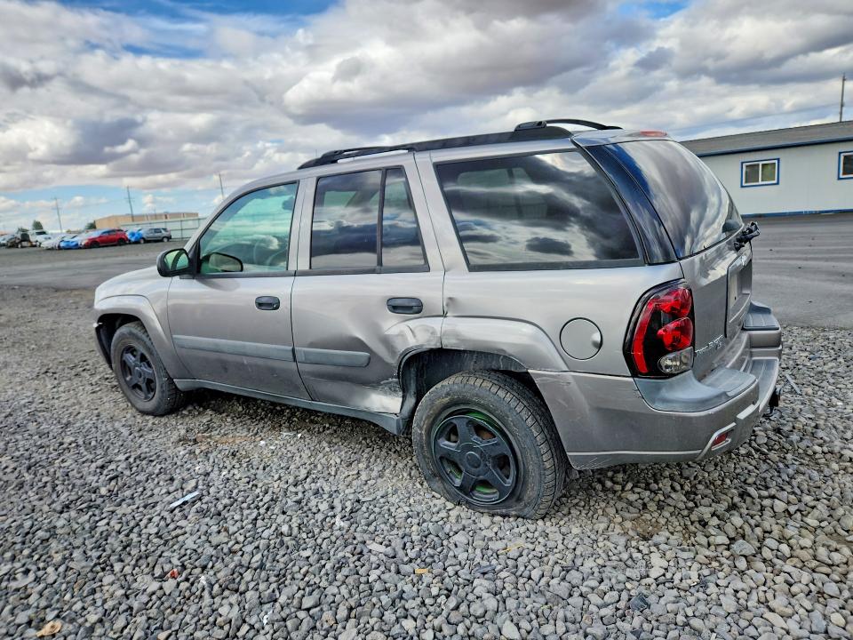 Photo 2 from auction – 2005 CHEVROLET TRAILBLAZER with VIN 1GNDT13S052303228
