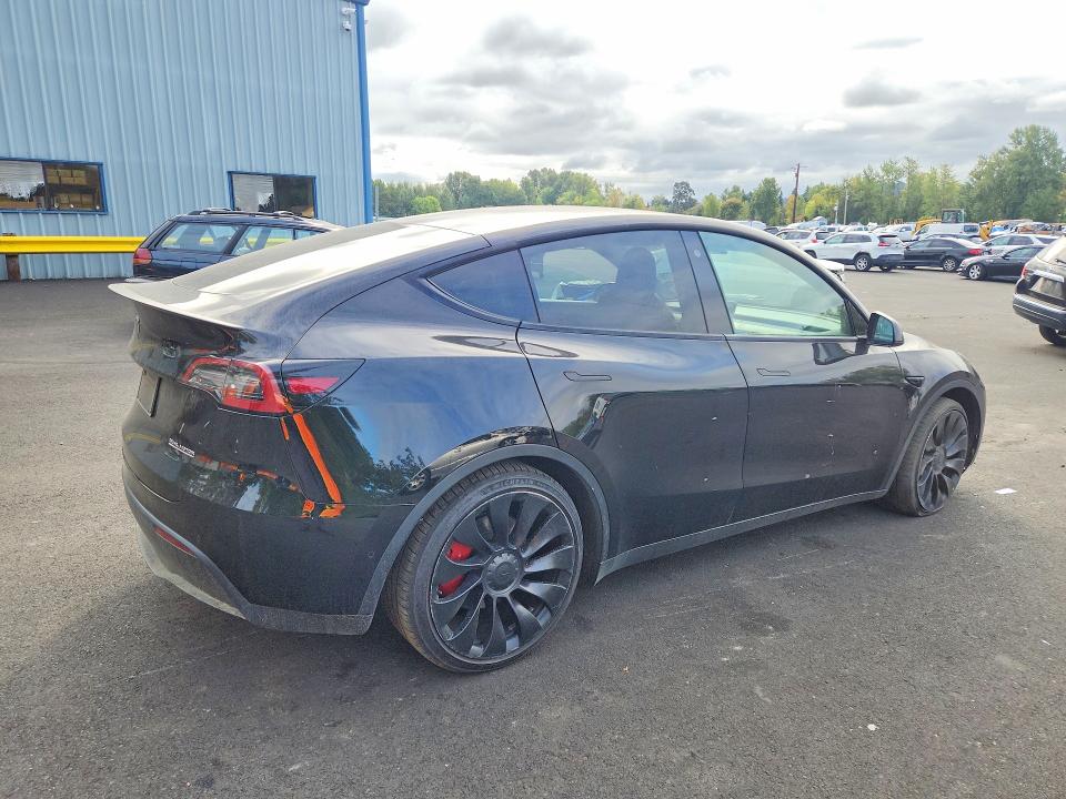 Снимка 3 от търг – 2022 TESLA MODEL Y с VIN 7SAYGDEF2NF346985