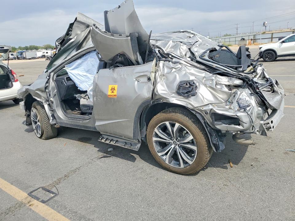 Фото 2 с аукциона – 2022 LEXUS RX с VIN 2T2HZMDA0NC355908