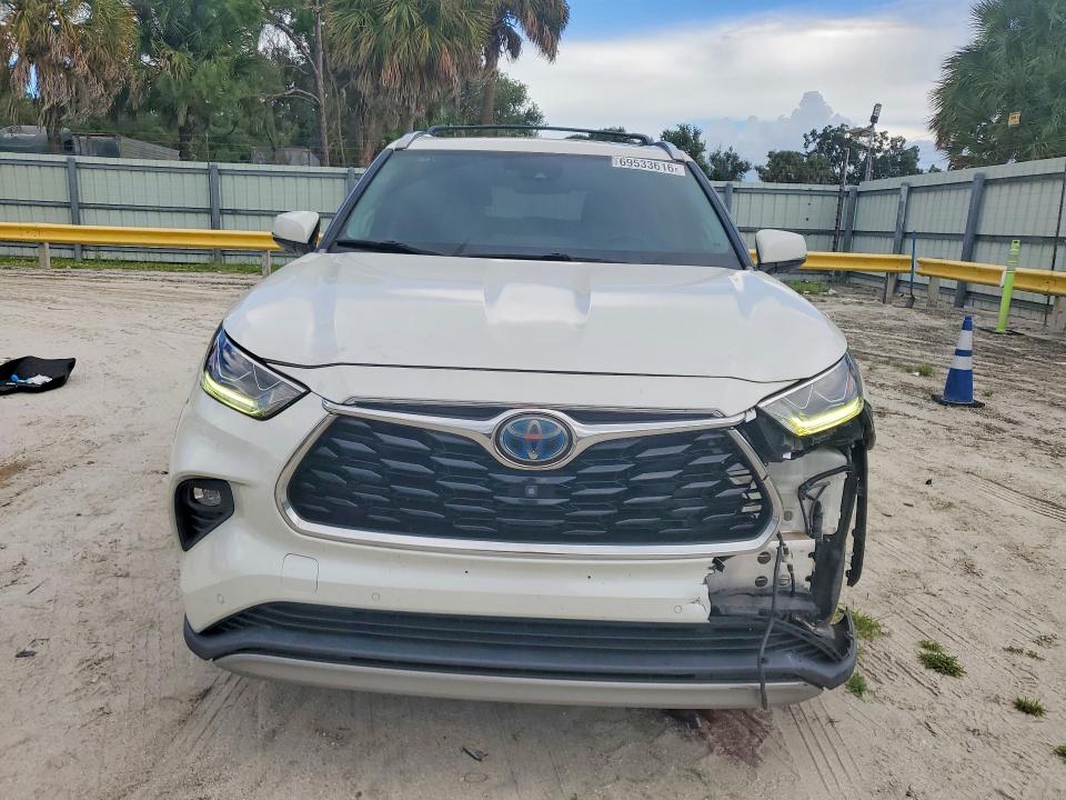 Photo 5 from auction – 2020 TOYOTA HIGHLANDER with VIN 5TDEBRCH9LS005110