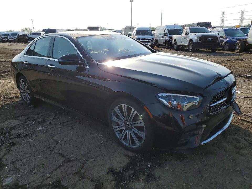 Photo 4 from auction – 2022 MERCEDES-BENZ E with VIN W1KZF8EB6NB055892