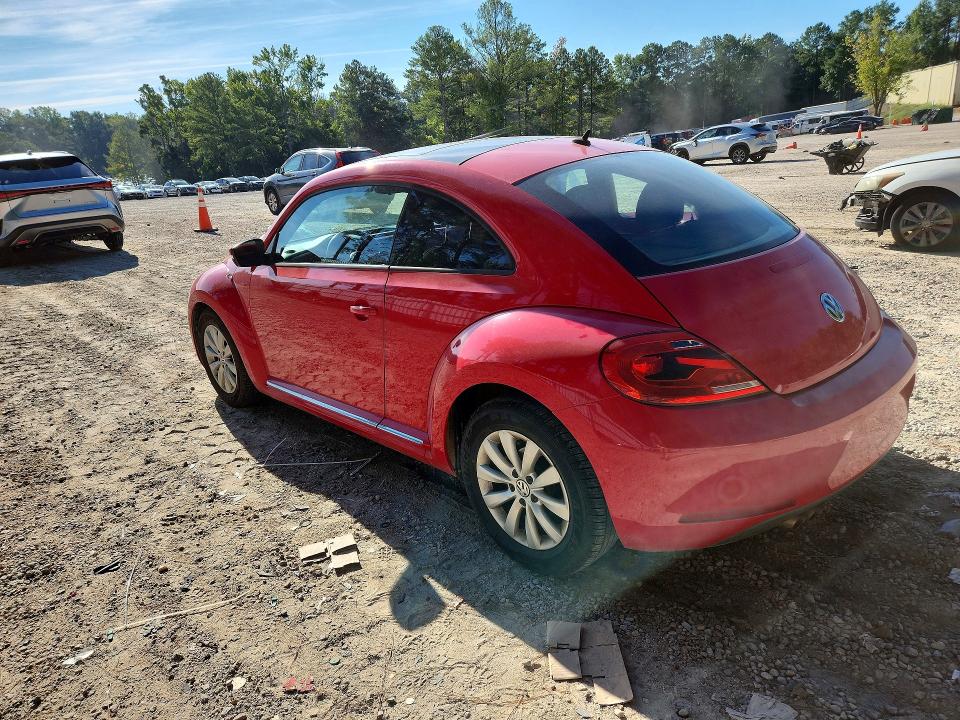 Photo 2 from auction – 2014 VOLKSWAGEN BEETLE with VIN 3VWJX7AT5EM610446