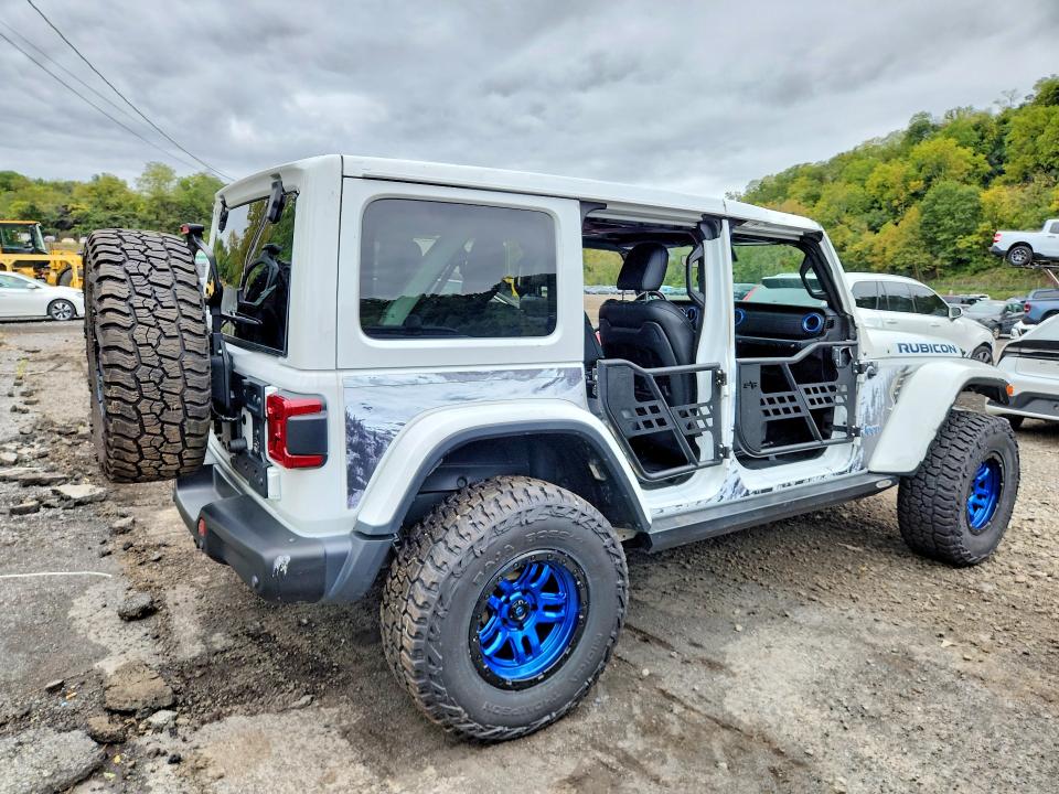 Снимка 3 от търг – 2023 JEEP WRANGLER с VIN 1C4JJXR60PW502404