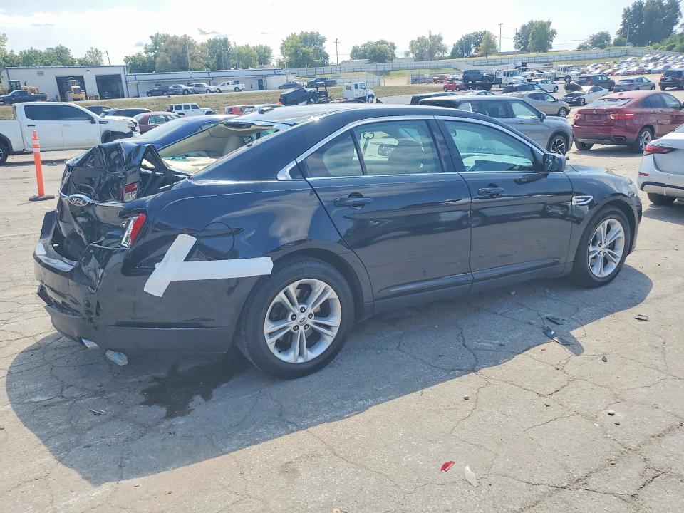 Photo 3 from auction – 2016 FORD TAURUS with VIN 1FAHP2D88GG141464