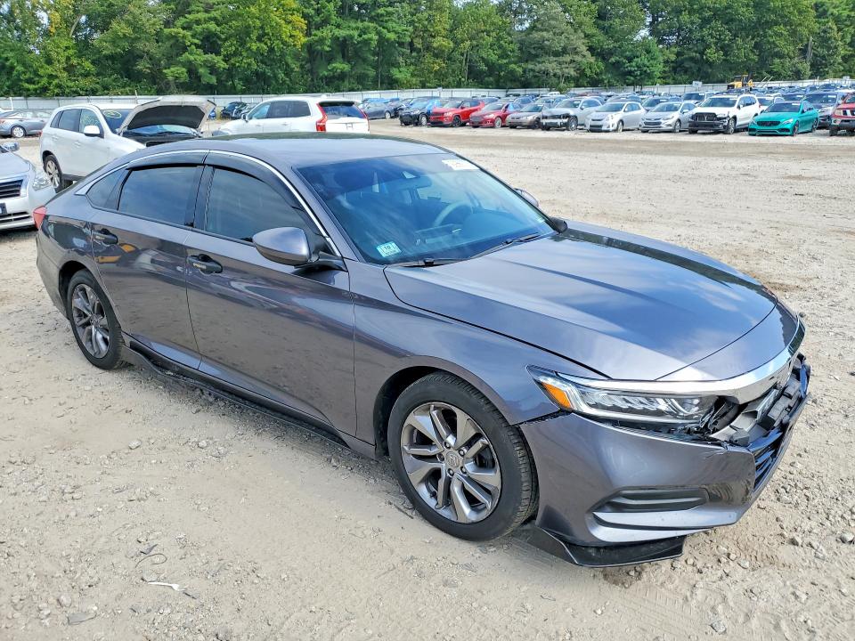 Снимка 4 от търг – 2019 HONDA ACCORD с VIN 1HGCV1F14KA135985