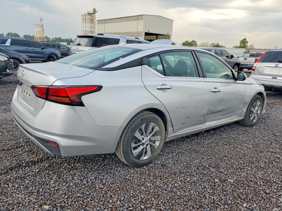 Photo 3 from auction – 2020 NISSAN ALTIMA with VIN 1N4BL4BV2LC211774