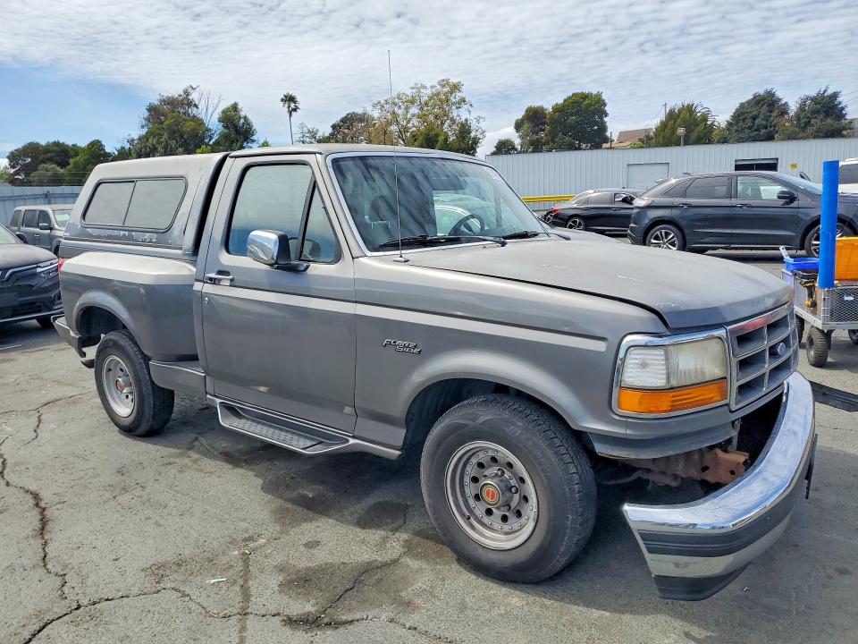 Photo 4 from auction – 1993 FORD F150 with VIN 1FTDF15N7PKA88134