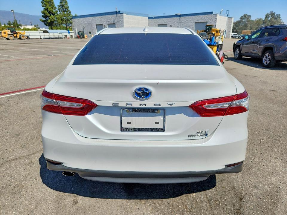 Снимка 6 от търг – 2019 TOYOTA CAMRY HYBRID с VIN 4T1B21HK6KU513601