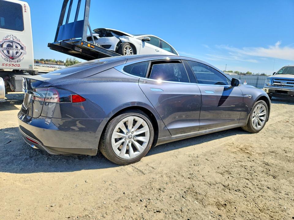 Photo 3 from auction – 2015 TESLA MODEL S with VIN 5YJSA1H11FFP78942