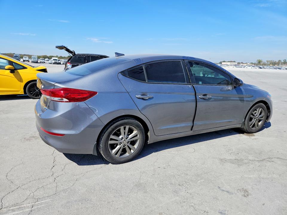 Снимка 3 от търг – 2018 HYUNDAI ELANTRA с VIN 5NPD84LF4JH246099