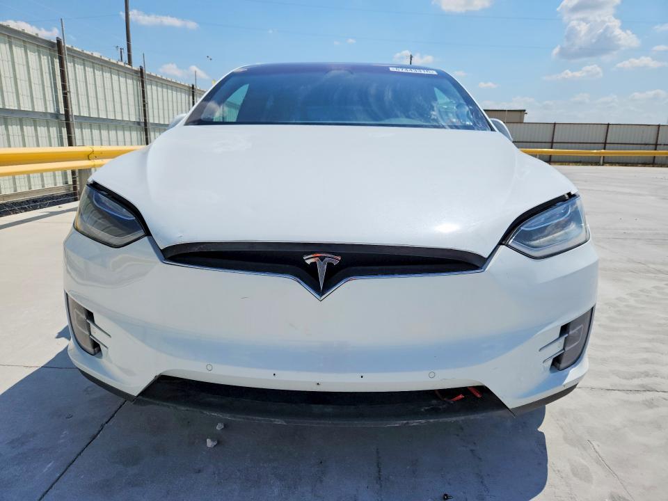 Photo 5 from auction – 2018 TESLA MODEL X with VIN 5YJXCDE25JF133847