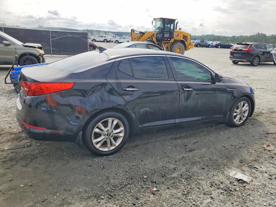 Foto 3 de la subasta – 2011 KIA OPTIMA con VIN KNAGN4A74B5086628