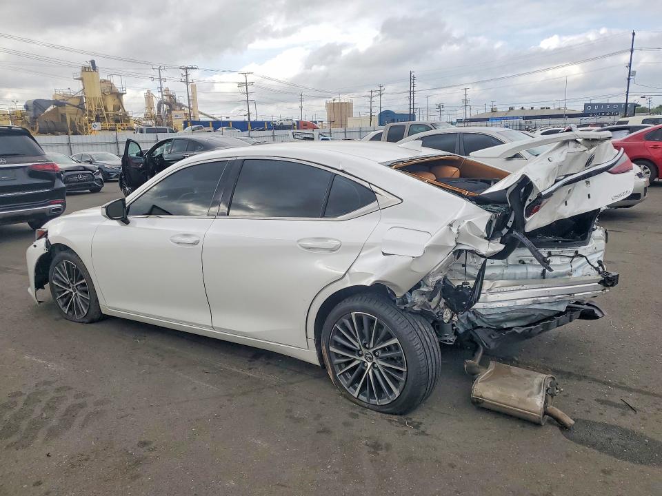 صورة رقم 2 من المزاد - 2025 LEXUS ES 300H مع VIN 58ADA1C13SU067264
