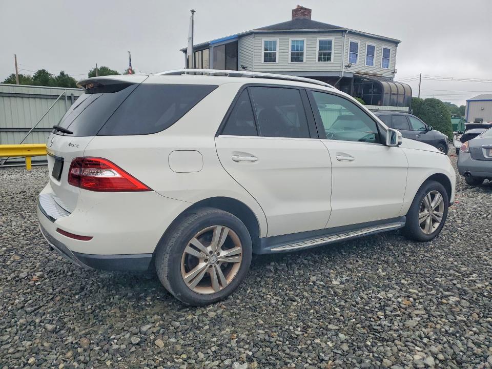 Photo 3 from auction – 2015 MERCEDES-BENZ ML with VIN 4JGDA5HB3FA542029