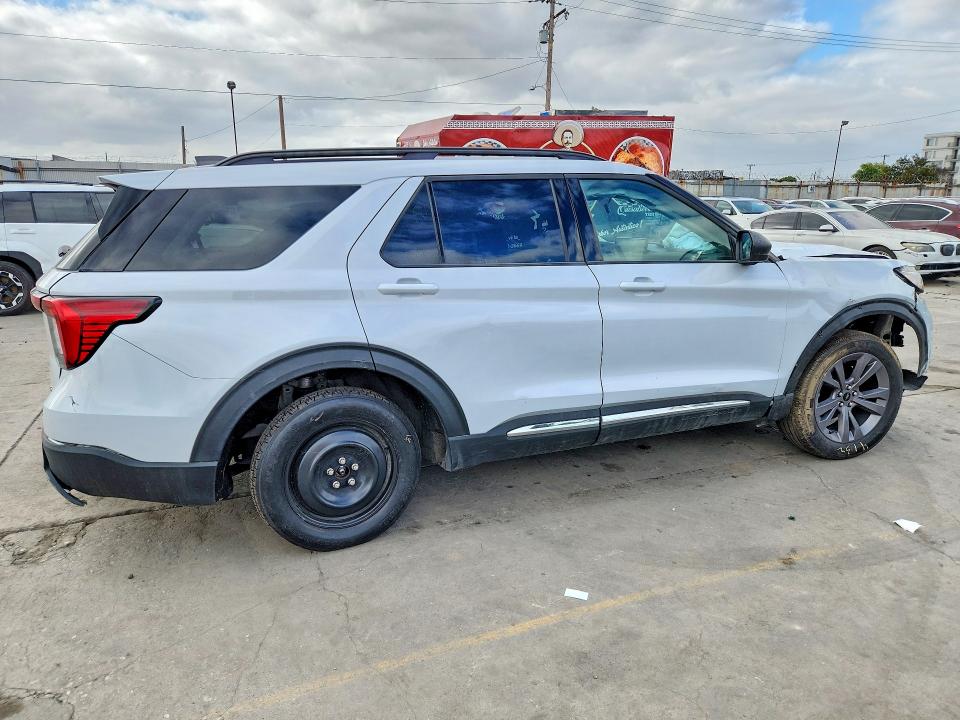 Photo 3 from auction – 2025 FORD EXPLORER with VIN 1FMUK8DH2SGC41901
