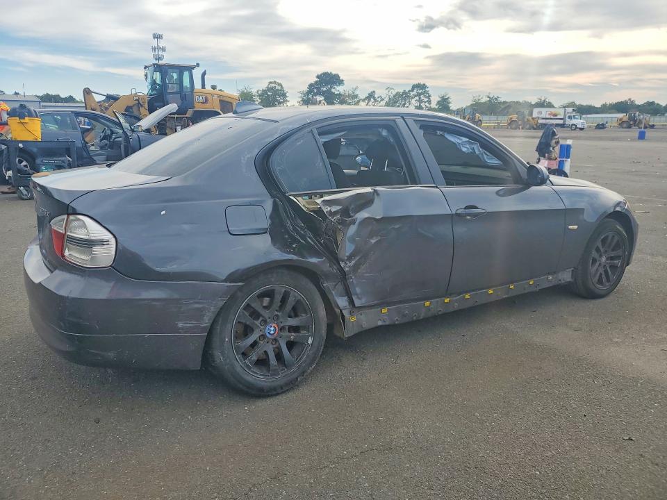 Снимка 3 от търг – 2007 BMW 328 с VIN WBAVC73587KP31039