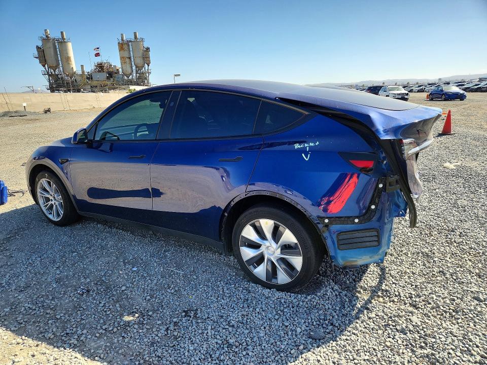 Photo 2 from auction – 2023 TESLA MODEL Y with VIN 7SAYGDED3PF947095