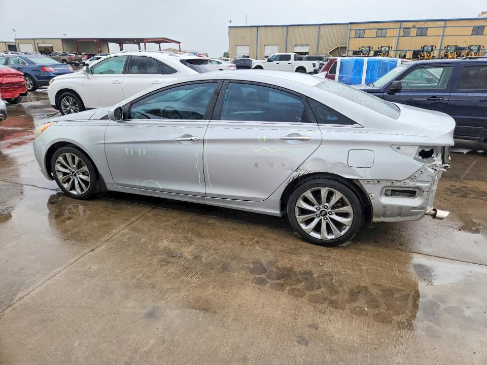 Снимка 2 от търг – 2011 HYUNDAI SONATA с VIN 5NPEC4AC9BH131107