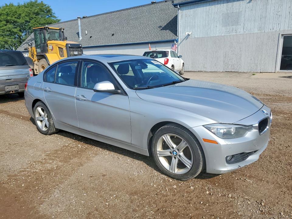 Photo 4 from auction – 2015 BMW 328 with VIN WBA3B3C5XFF548476