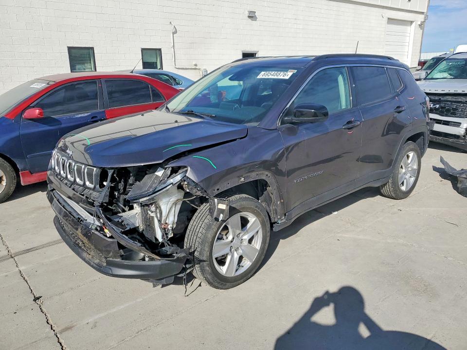 JEEP COMPASS 2022 z numerem VIN 3C4NJDBB0NT102577 - Zdjęcie z aukcji