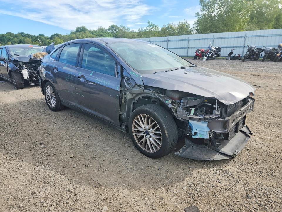 Photo 4 from auction – 2013 FORD FOCUS with VIN 1FADP3J27DL167383