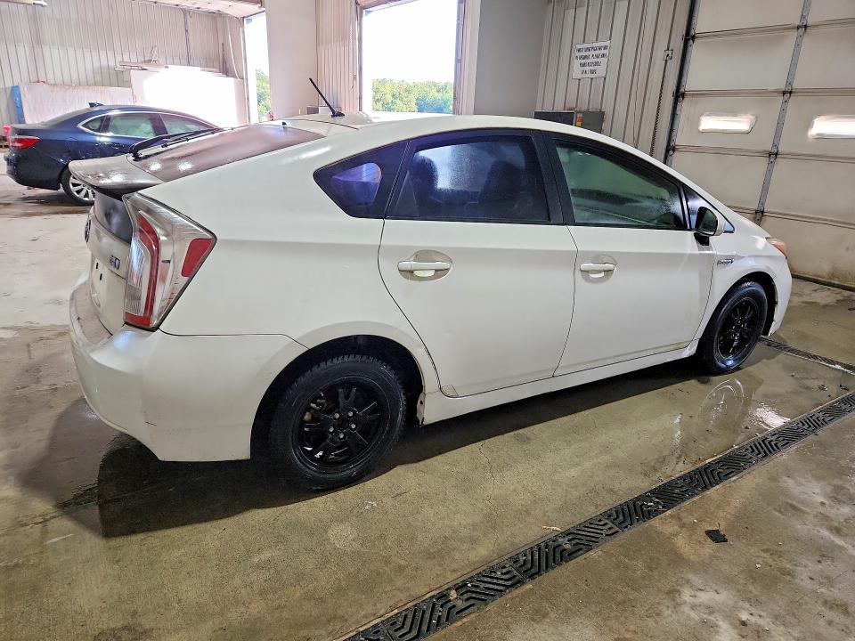 Photo 3 from auction – 2012 TOYOTA PRIUS with VIN JTDKN3DU0C1514289