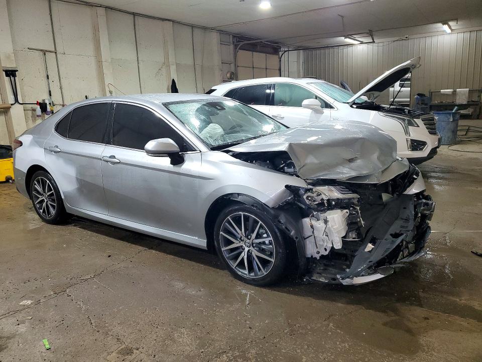 Снимка 4 от търг – 2023 TOYOTA CAMRY с VIN 4T1F31AK2PU618037