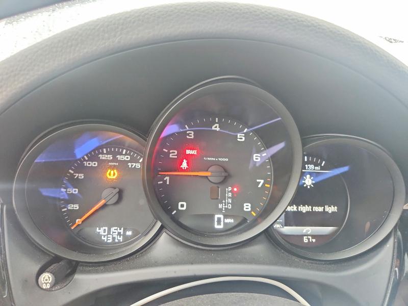 Photo 9 from auction – 2018 PORSCHE MACAN with VIN WP1AA2A50JLB07961