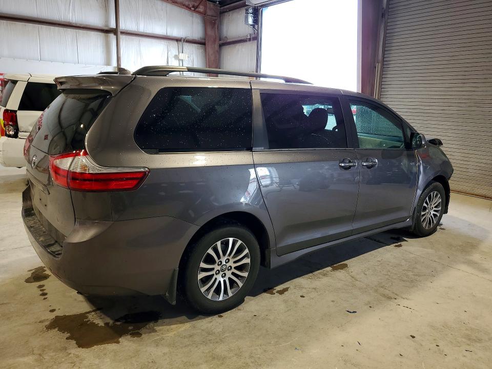 Photo 3 from auction – 2019 TOYOTA SIENNA with VIN 5TDYZ3DC6KS019909