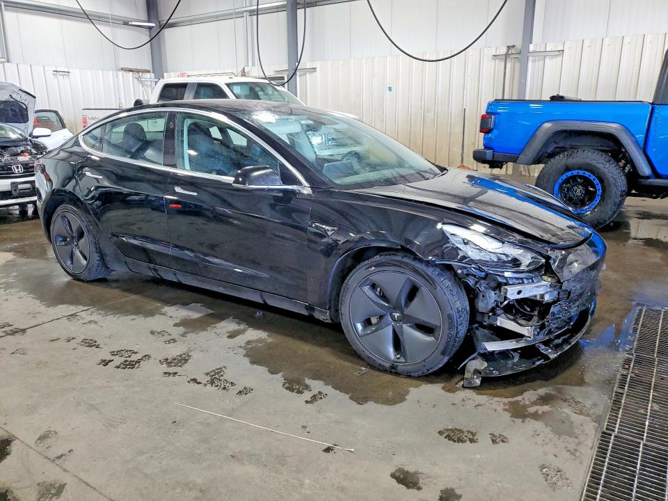 Photo 4 from auction – 2018 TESLA MODEL 3 with VIN 5YJ3E1EB5JF103111