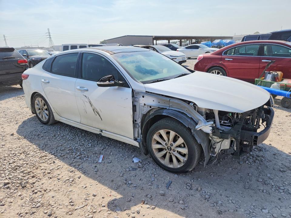 Photo 4 from auction – 2018 KIA OPTIMA with VIN 5XXGT4L33JG225158