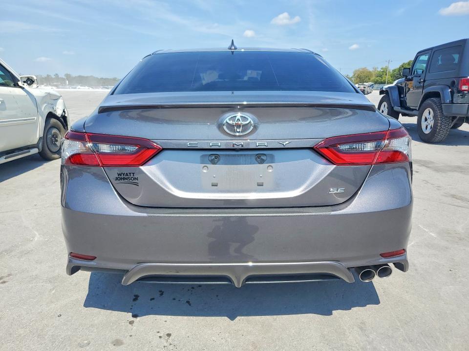 Photo 6 from auction – 2022 TOYOTA CAMRY with VIN 4T1G11AK1NU074654