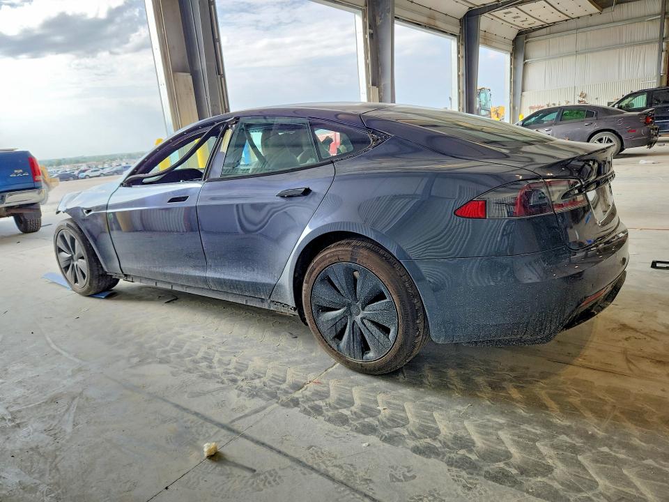 Фото 2 с аукциона – 2021 TESLA MODEL S с VIN 5YJSA1E56MF441395