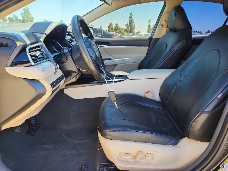 Снимка 7 от търг – 2018 TOYOTA CAMRY с VIN 4T1B11HK0JU107864