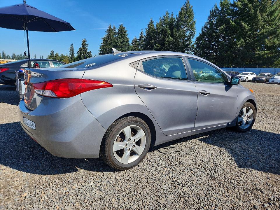Photo 3 from auction – 2012 HYUNDAI ELANTRA with VIN KMHDH4AE9CU210889