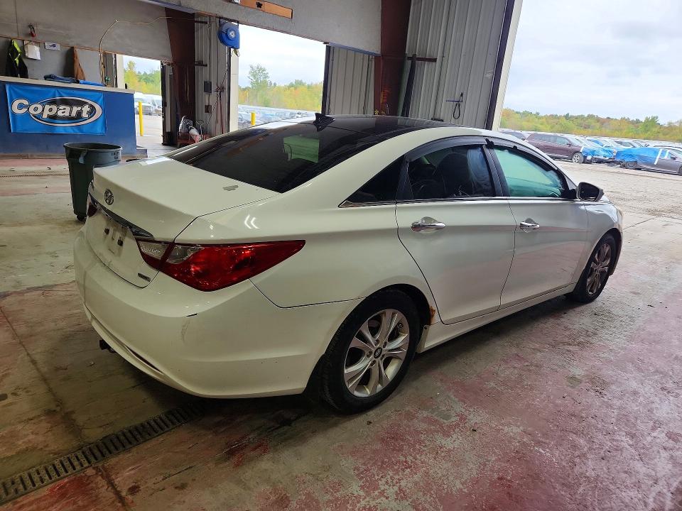 Photo 3 from auction – 2012 HYUNDAI SONATA with VIN 5NPEC4AC8CH412574